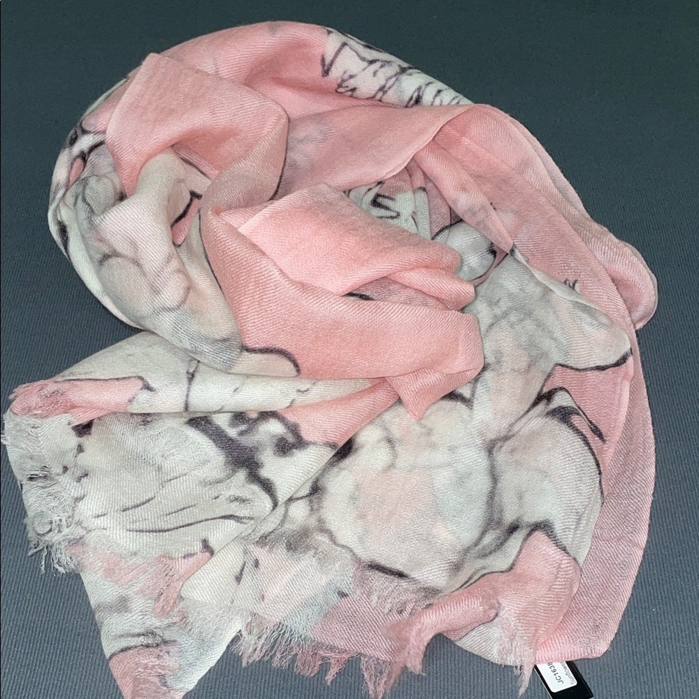 NWT Pretty Persuasion’s Scarf 100% Cashmere